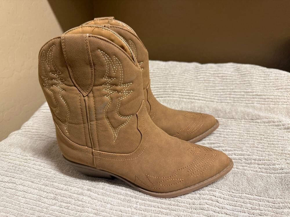 Ankle Cowboy boots Soda Size 8 brown western